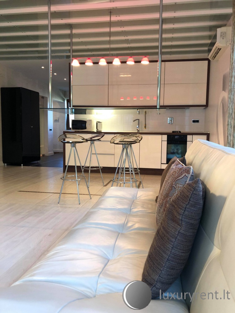 Luxury Apartment with Sea and Forest